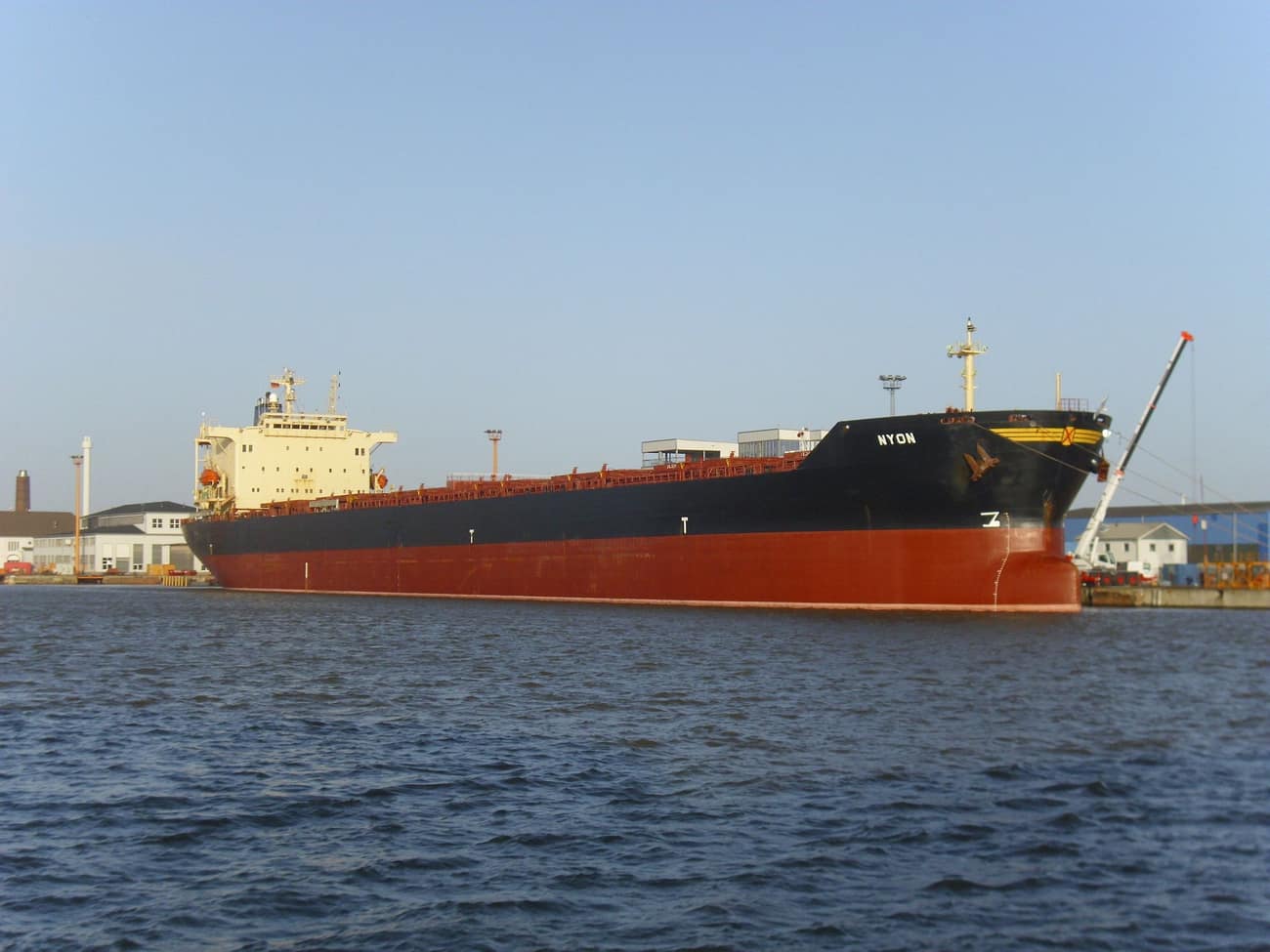 Bulk carrier alongside a quay